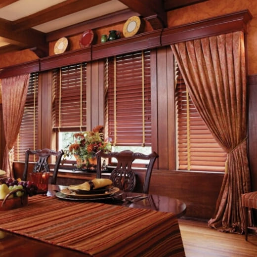 Деревянные жалюзи для кафе